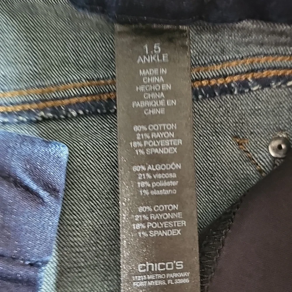 Chico's So Slimming Girlfriend Ankle Dark Wash Jean Size 1.5 Medium US Size 10 - Picture 6 of 9